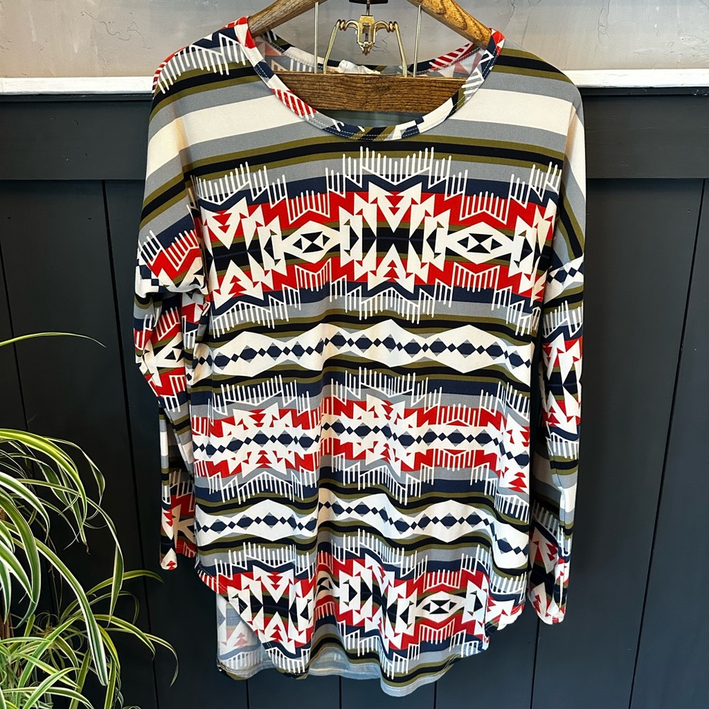 Bo Bel Long Sleeve Aztec Print Red Black White Tunic sz L‎